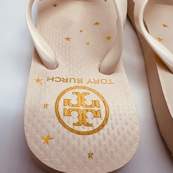 Tory Burch Cream Flip Flops with Gold Accents estimated size 6 - Picture 13 of 14
